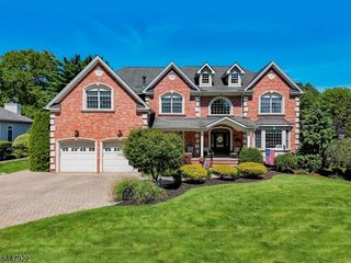 94 Hillcrest Dr, Clark Twp., NJ 07066