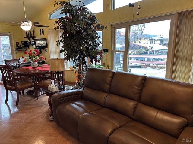 554 Keys Blvd, Clearlake Oaks, CA 95423