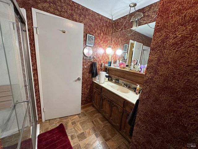 554 Keys Blvd, Clearlake Oaks, CA 95423