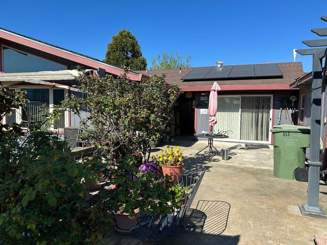 554 Keys Blvd, Clearlake Oaks, CA 95423