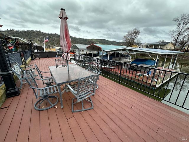 554 Keys Blvd, Clearlake Oaks, CA 95423