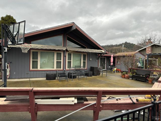 554 Keys Blvd, Clearlake Oaks, CA 95423