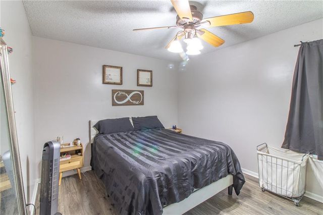 808 SE 19th Street, Oak Grove, MO 64075