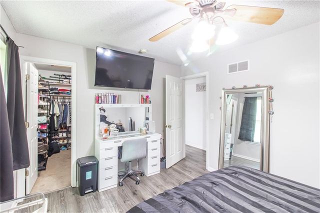 808 SE 19th Street, Oak Grove, MO 64075