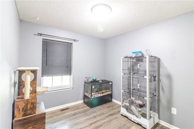 808 SE 19th Street, Oak Grove, MO 64075