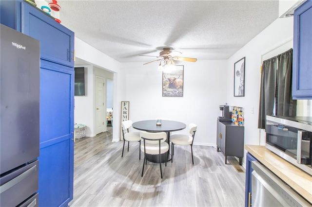 808 SE 19th Street, Oak Grove, MO 64075
