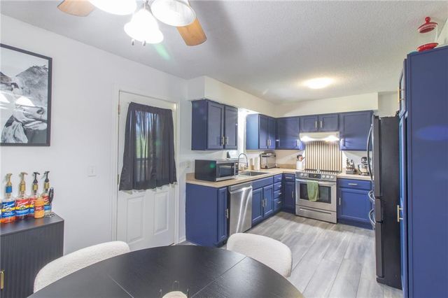 808 SE 19th Street, Oak Grove, MO 64075