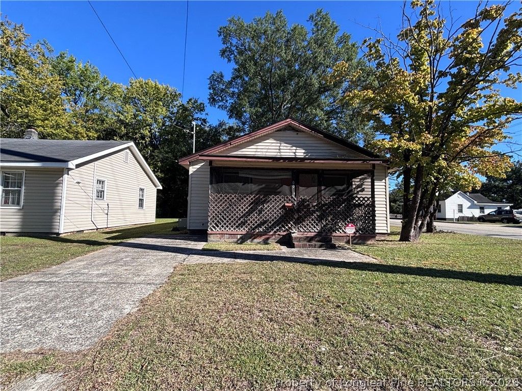 1000 N King Avenue, Dunn, NC 28334 — photo 2