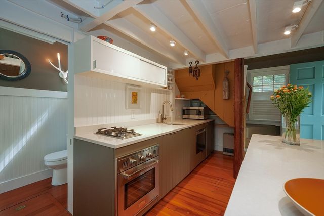 262-A Bradford St 2, Provincetown, MA 02657