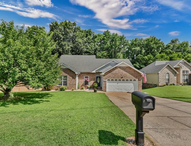 79 West Dr, Clarksville, TN 37040