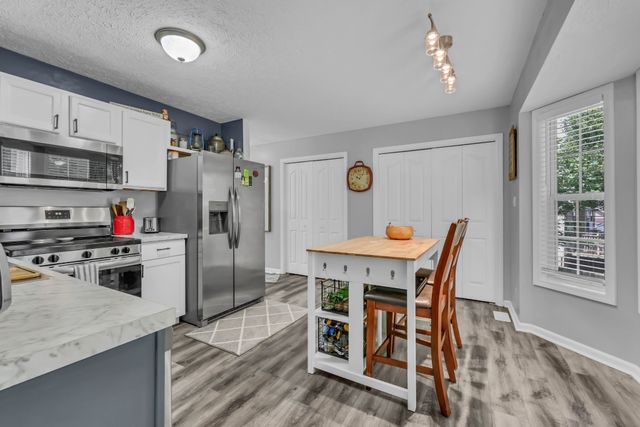 79 West Dr, Clarksville, TN 37040