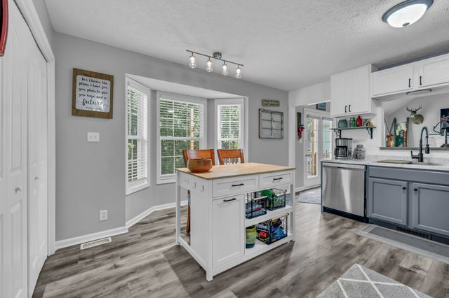 79 West Dr, Clarksville, TN 37040