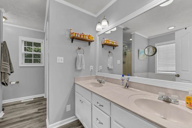 79 West Dr, Clarksville, TN 37040
