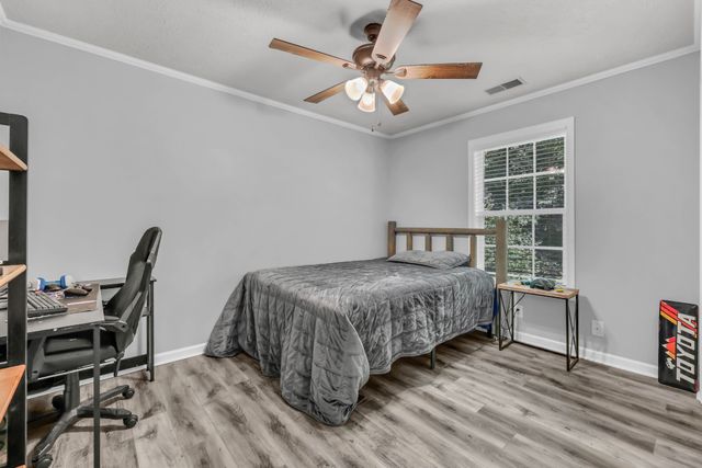 79 West Dr, Clarksville, TN 37040