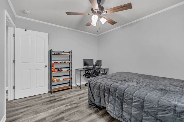 79 West Dr, Clarksville, TN 37040
