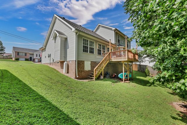 79 West Dr, Clarksville, TN 37040