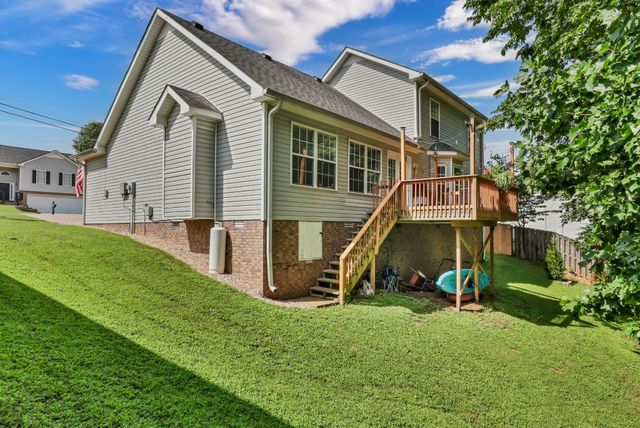 79 West Dr, Clarksville, TN 37040