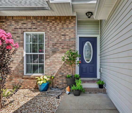 79 West Dr, Clarksville, TN 37040
