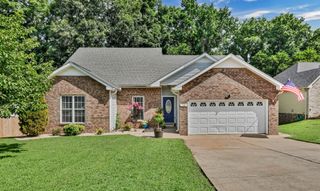 79 West Dr, Clarksville, TN 37040