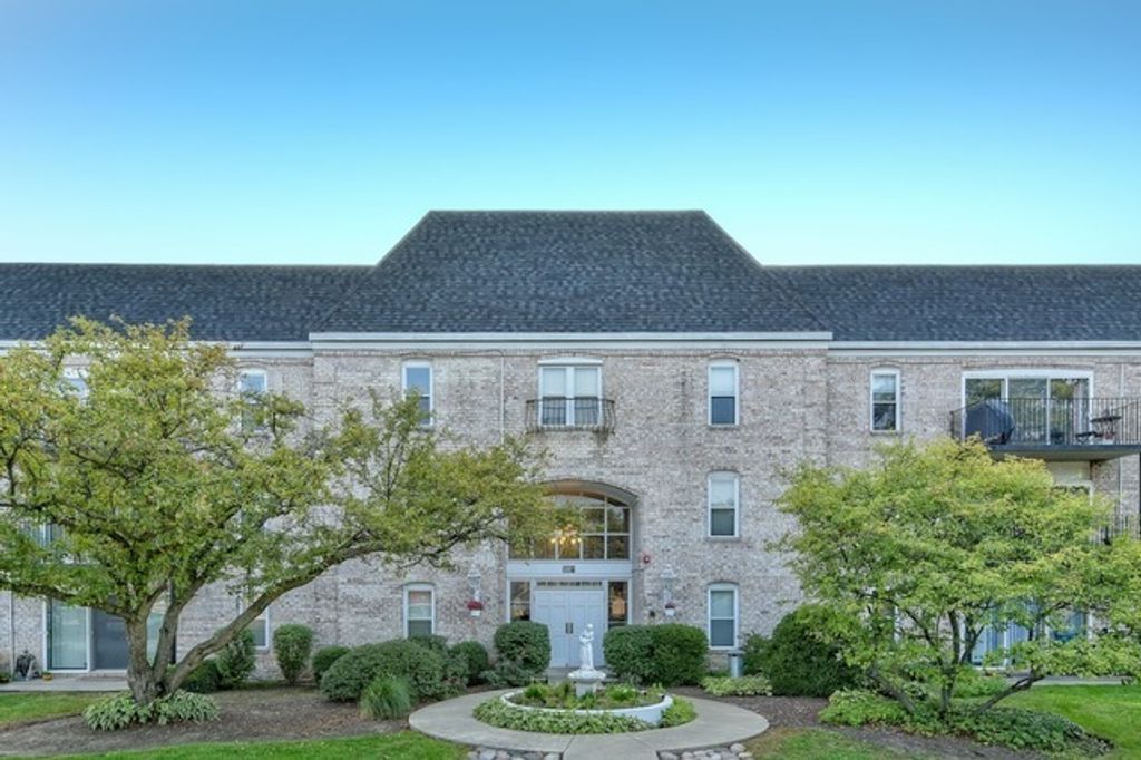 5001 Carriageway Drive A209, Rolling Meadows, IL 60008