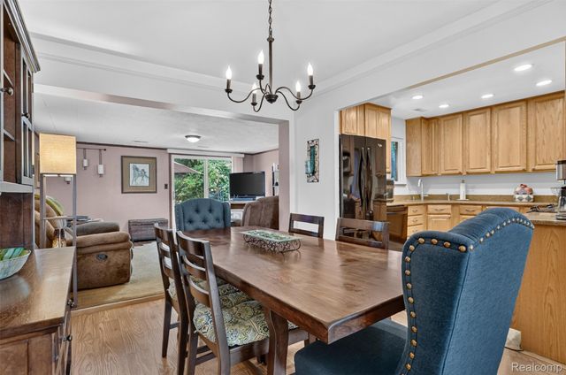 41008 Hollydale, Novi, MI 48375