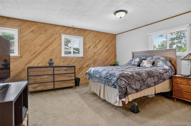 41008 Hollydale, Novi, MI 48375