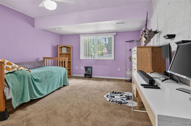 41008 Hollydale, Novi, MI 48375