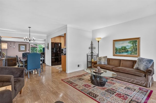 41008 Hollydale, Novi, MI 48375