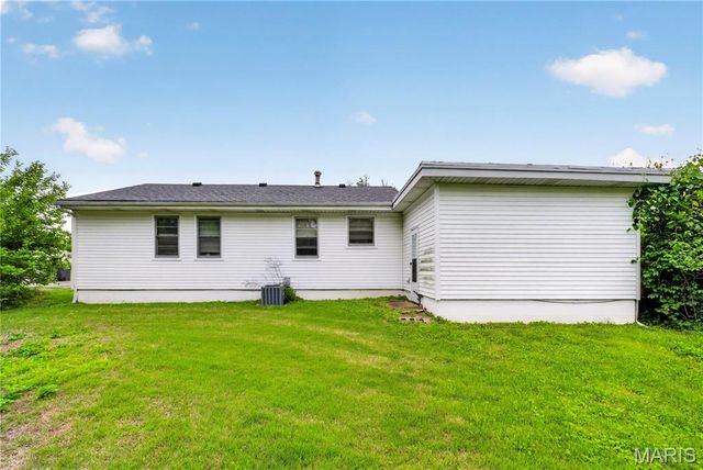 109 Cascade Drive, Belleville, IL 62223