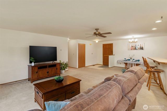 4711 NW Cascade Street, Silverdale, WA 98383