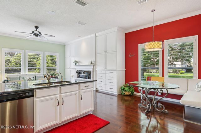 7786 BLACKSTONE RIVER Drive E, Jacksonville, FL 32256