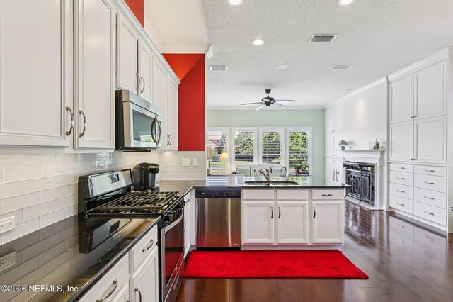 7786 BLACKSTONE RIVER Drive E, Jacksonville, FL 32256