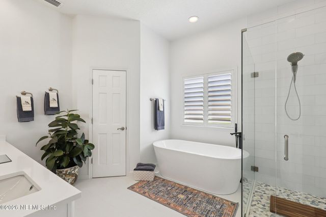 7786 BLACKSTONE RIVER Drive E, Jacksonville, FL 32256