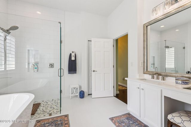 7786 BLACKSTONE RIVER Drive E, Jacksonville, FL 32256