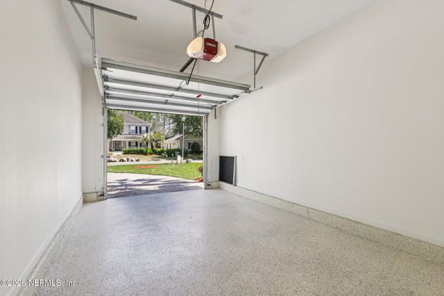 7786 BLACKSTONE RIVER Drive E, Jacksonville, FL 32256