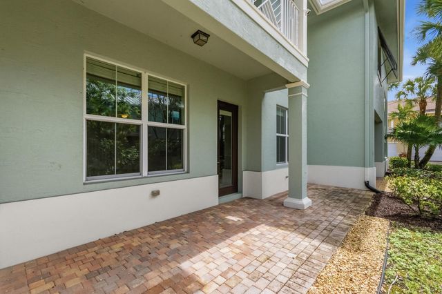 3017 Princeton Lane, Palm Beach Gardens, FL 33418