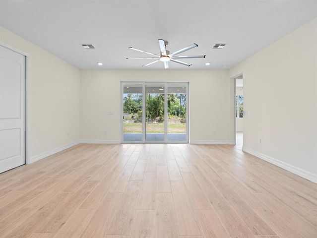 965 Quinn Street SE, Palm Bay, FL 32909