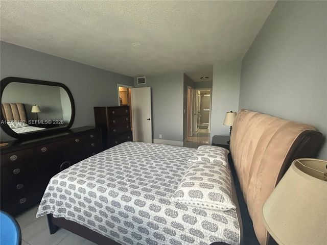 8900 Washington Boulevard 405A, Pembroke Pines, FL 33025