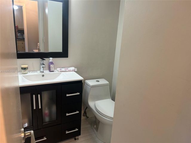 8900 Washington Boulevard 405A, Pembroke Pines, FL 33025