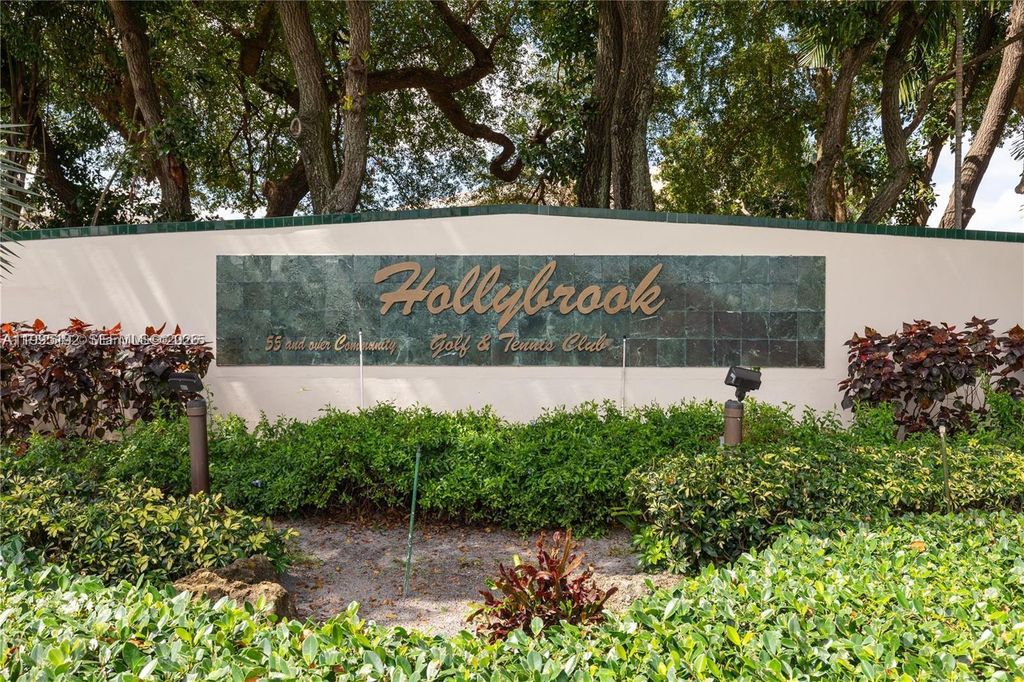 8900 Washington Boulevard 405A, Pembroke Pines, FL 33025