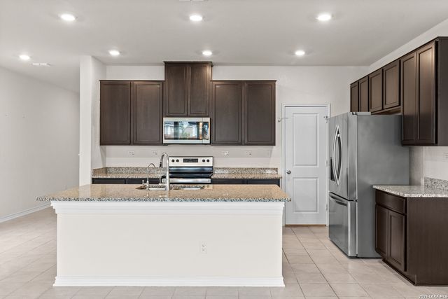 547 Deer Crest, New Braunfels, TX 78130