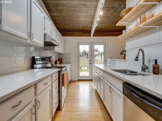 434 Ne 130TH Pl, Portland, OR 97230