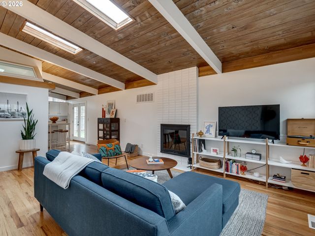 434 Ne 130TH Pl, Portland, OR 97230