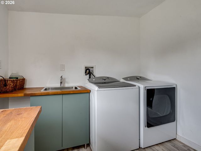 434 Ne 130TH Pl, Portland, OR 97230