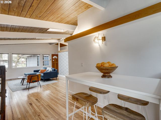 434 Ne 130TH Pl, Portland, OR 97230