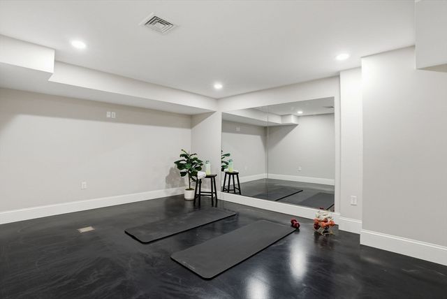 34 Bow St, Lexington, MA 02420