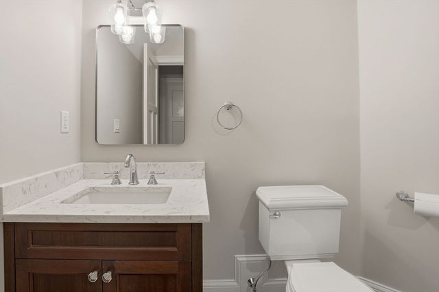 34 Bow St, Lexington, MA 02420