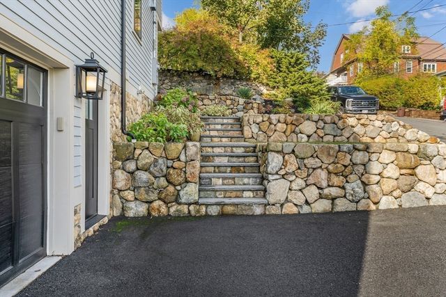 34 Bow St, Lexington, MA 02420