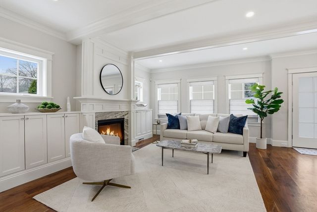 34 Bow St, Lexington, MA 02420