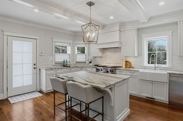 34 Bow St, Lexington, MA 02420